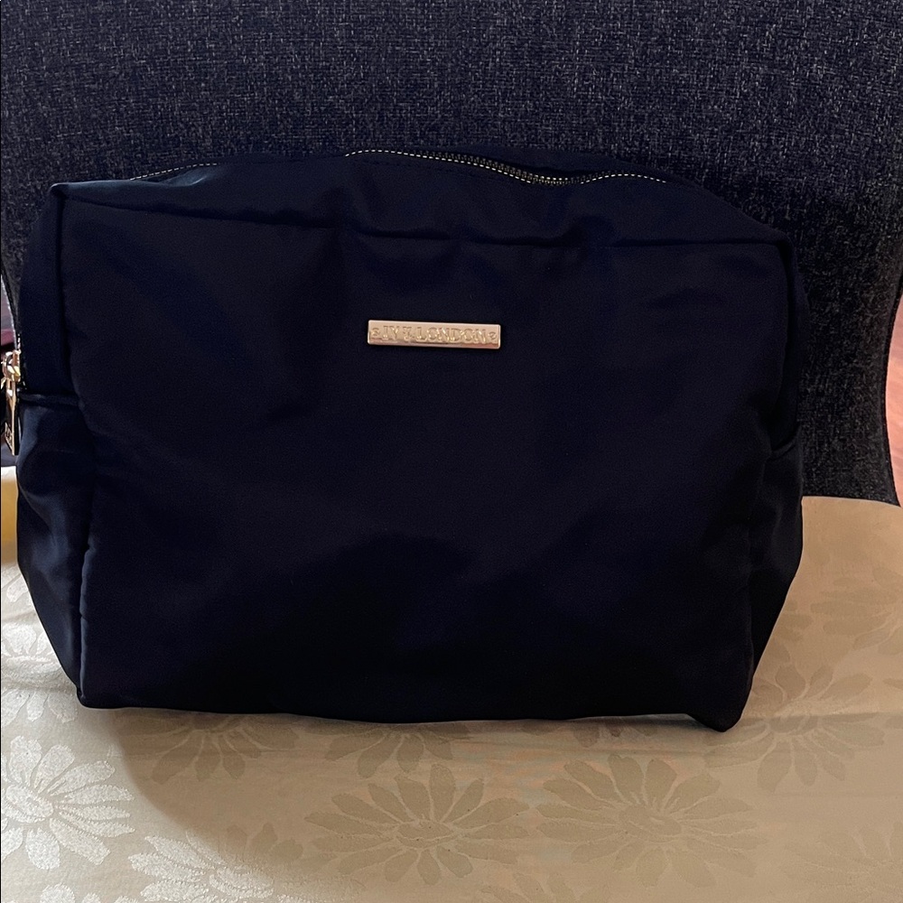 Elegant Black Cosmetic Bag
